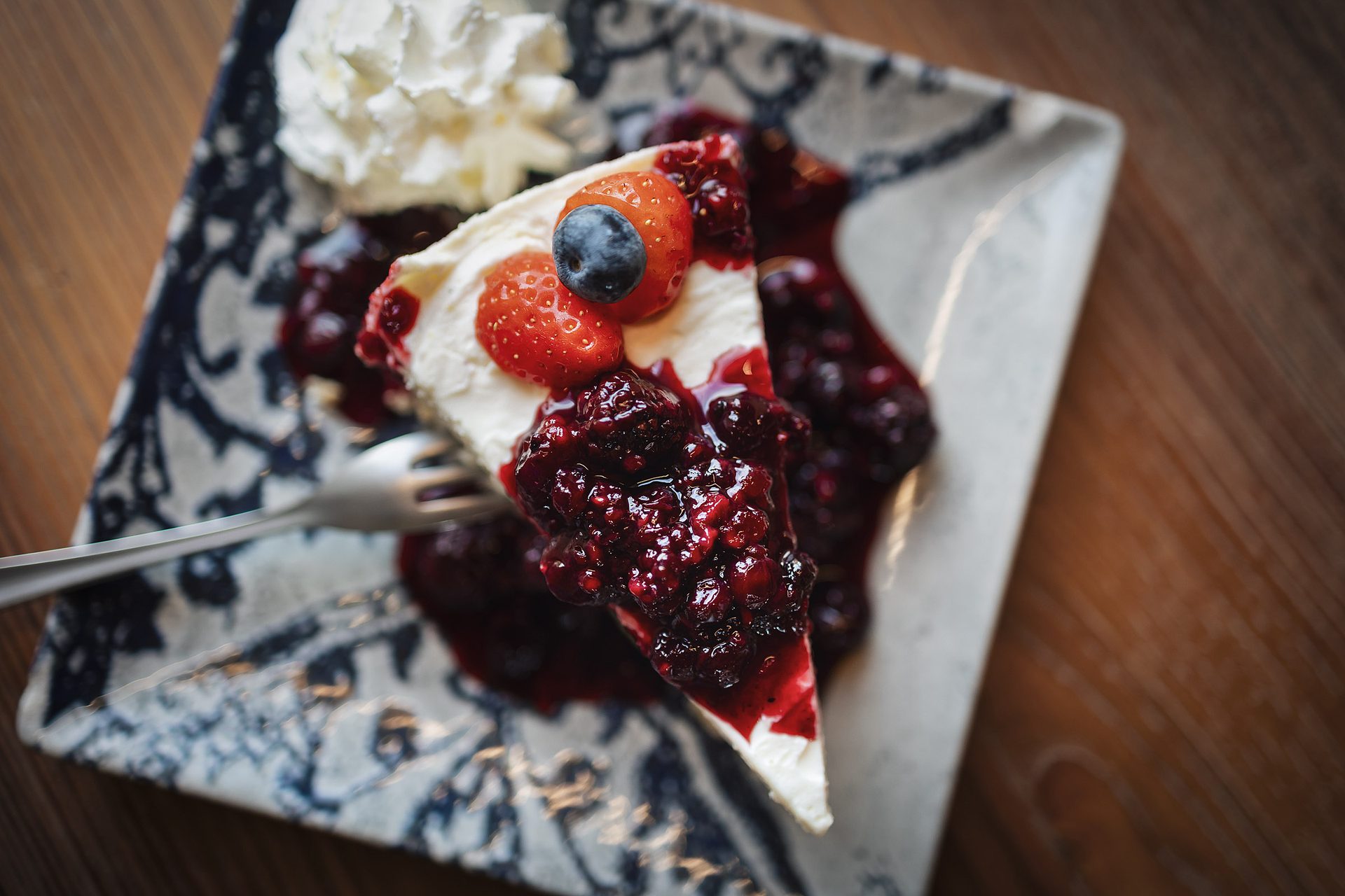 Cheesecake con frutti di bosco
