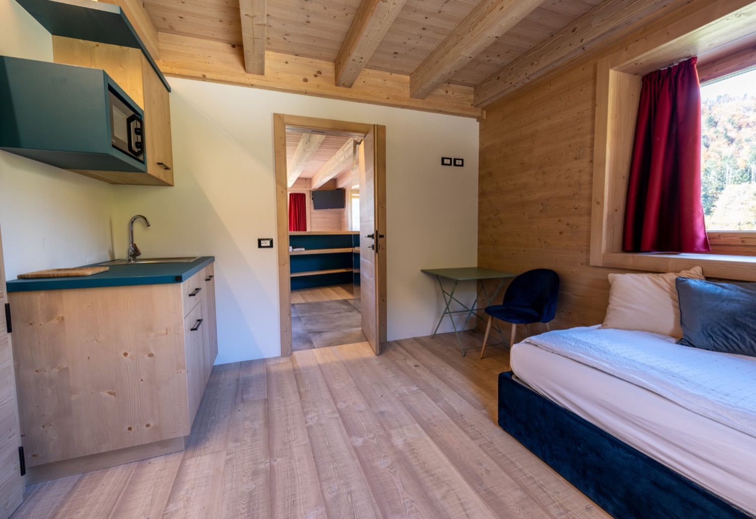 Apart Junior Suite «Blue», luce del mattino — Bazzario · Lago di Lavarone