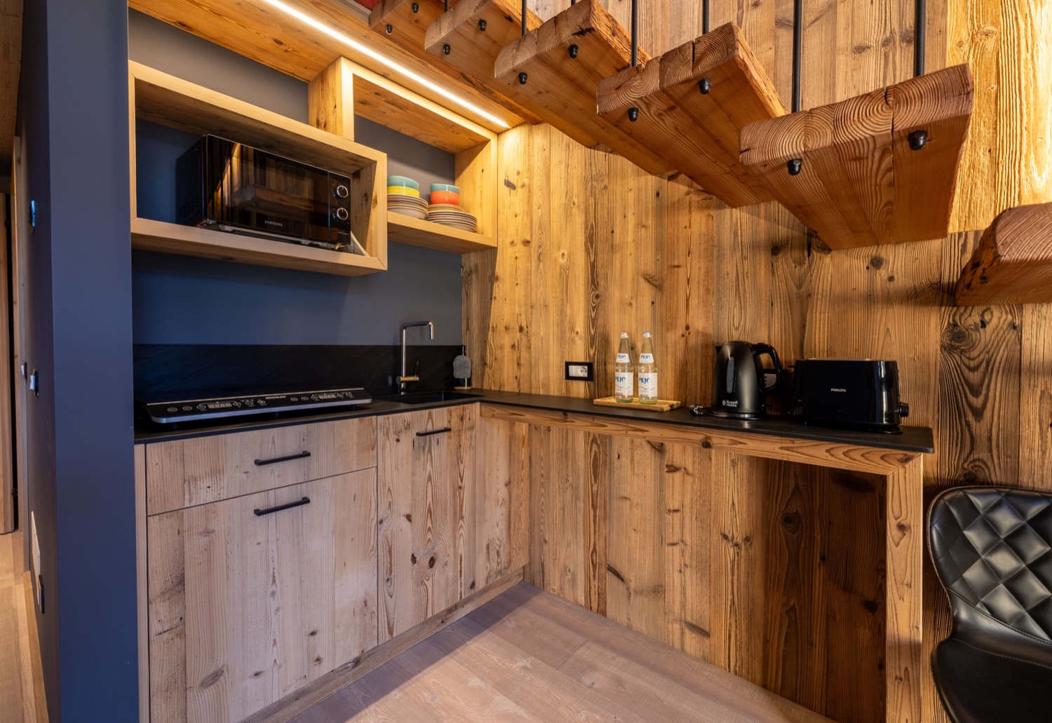 Loft Chalet Apart Suite, gli interni in legno — Bazzario · Lago di Lavarone