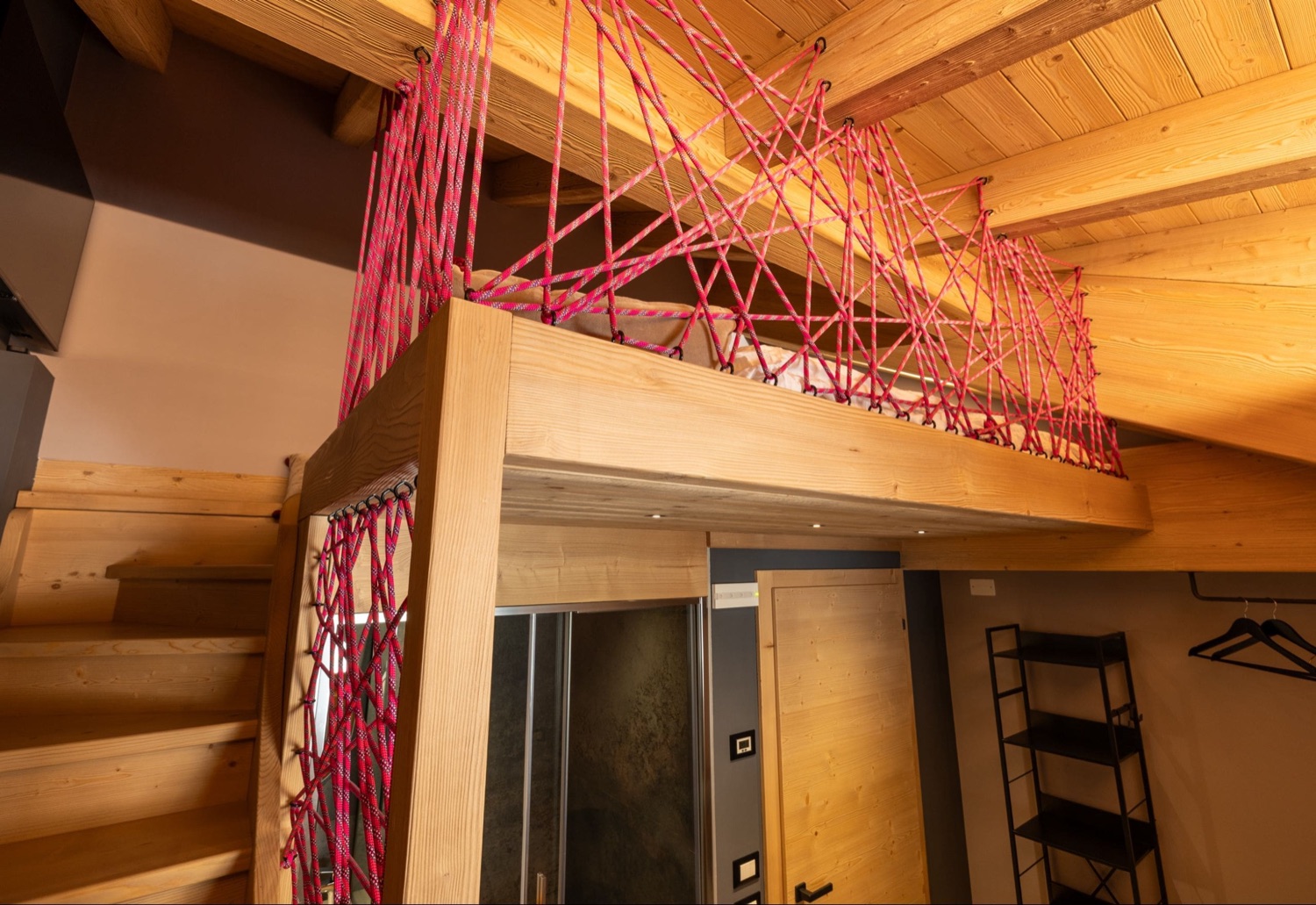 Loft Chalet Apart Suite, dettaglio di design — Bazzario · Lago di Lavarone