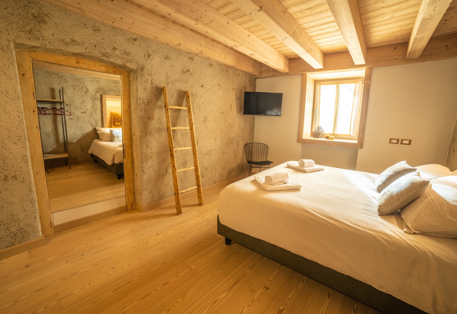 Apart Junior Suite «El Fenil», vista lago dalla camera — Bazzario · Lago di Lavarone