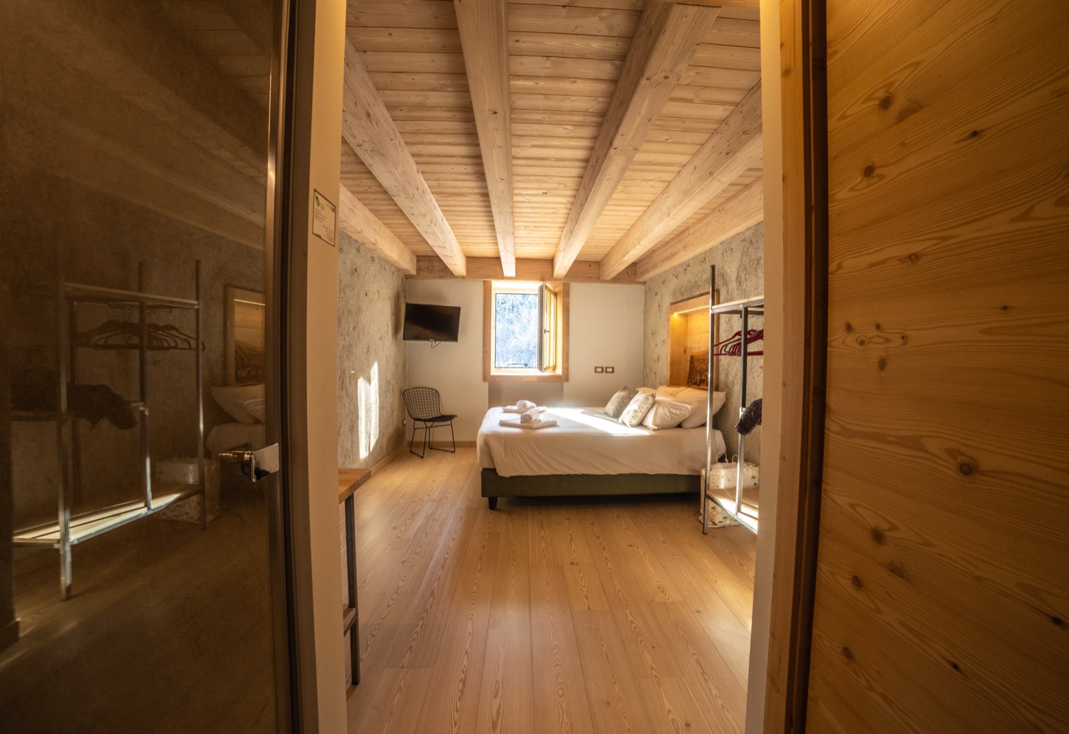 Apart Junior Suite «El Fenil», vista lago dalla camera — Bazzario · Lago di Lavarone