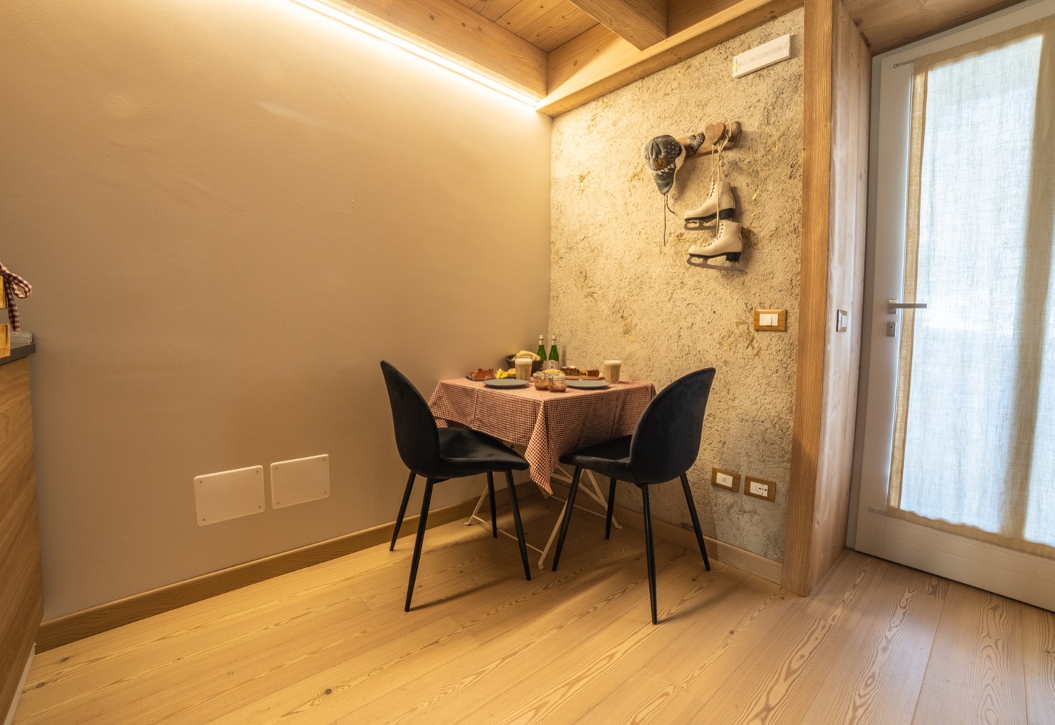 Apart Junior Suite «El Fenil», dettaglio di design — Bazzario · Lago di Lavarone