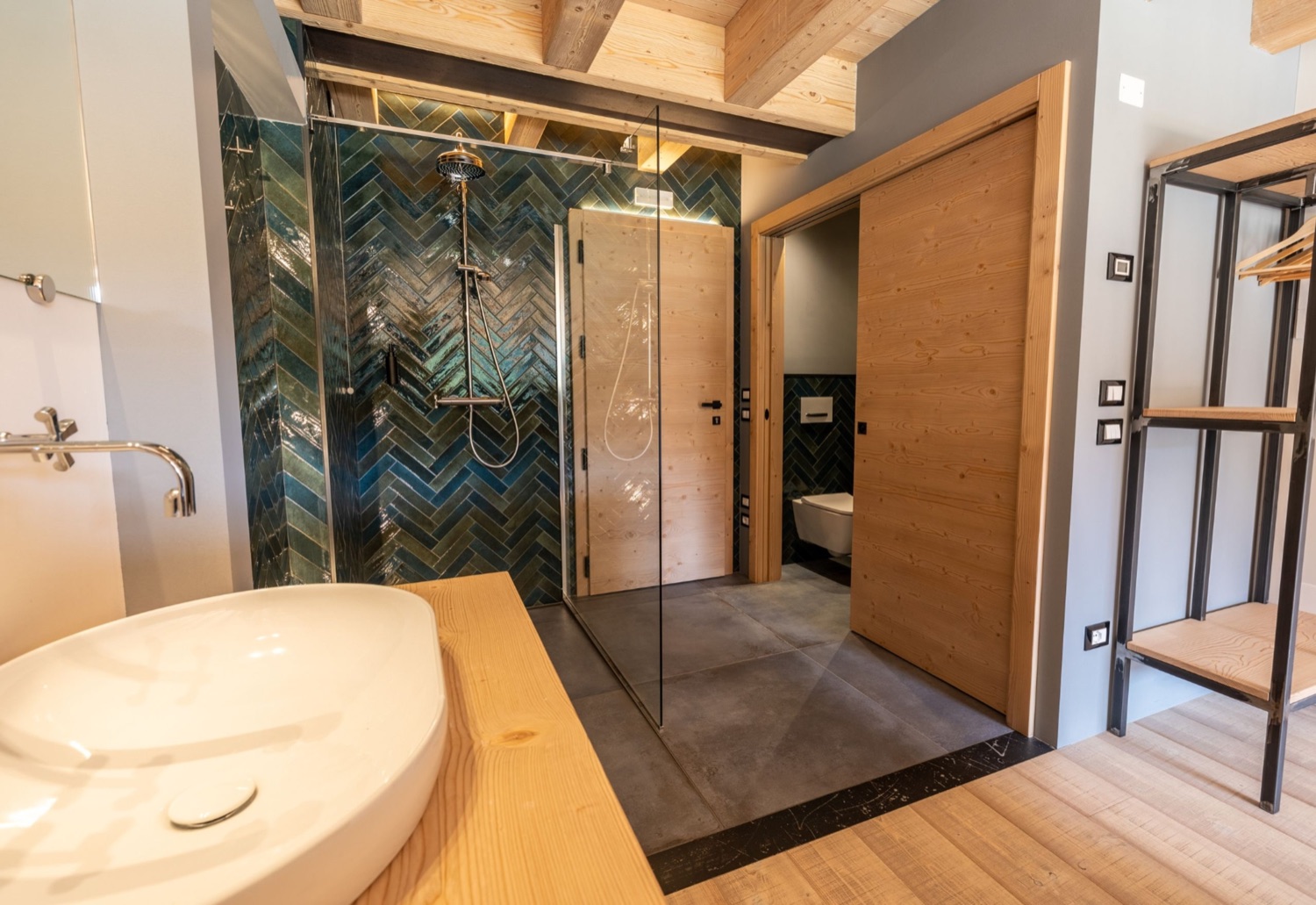 Romantic Grey Junior Suite, il bagno — Bazzario · Lago di Lavarone
