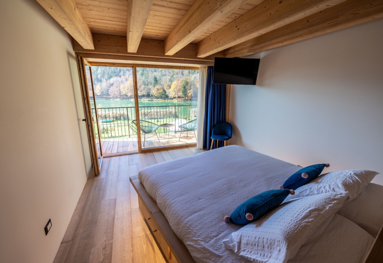 Romantic Grey Junior Suite, dettaglio di design — Bazzario · Lago di Lavarone