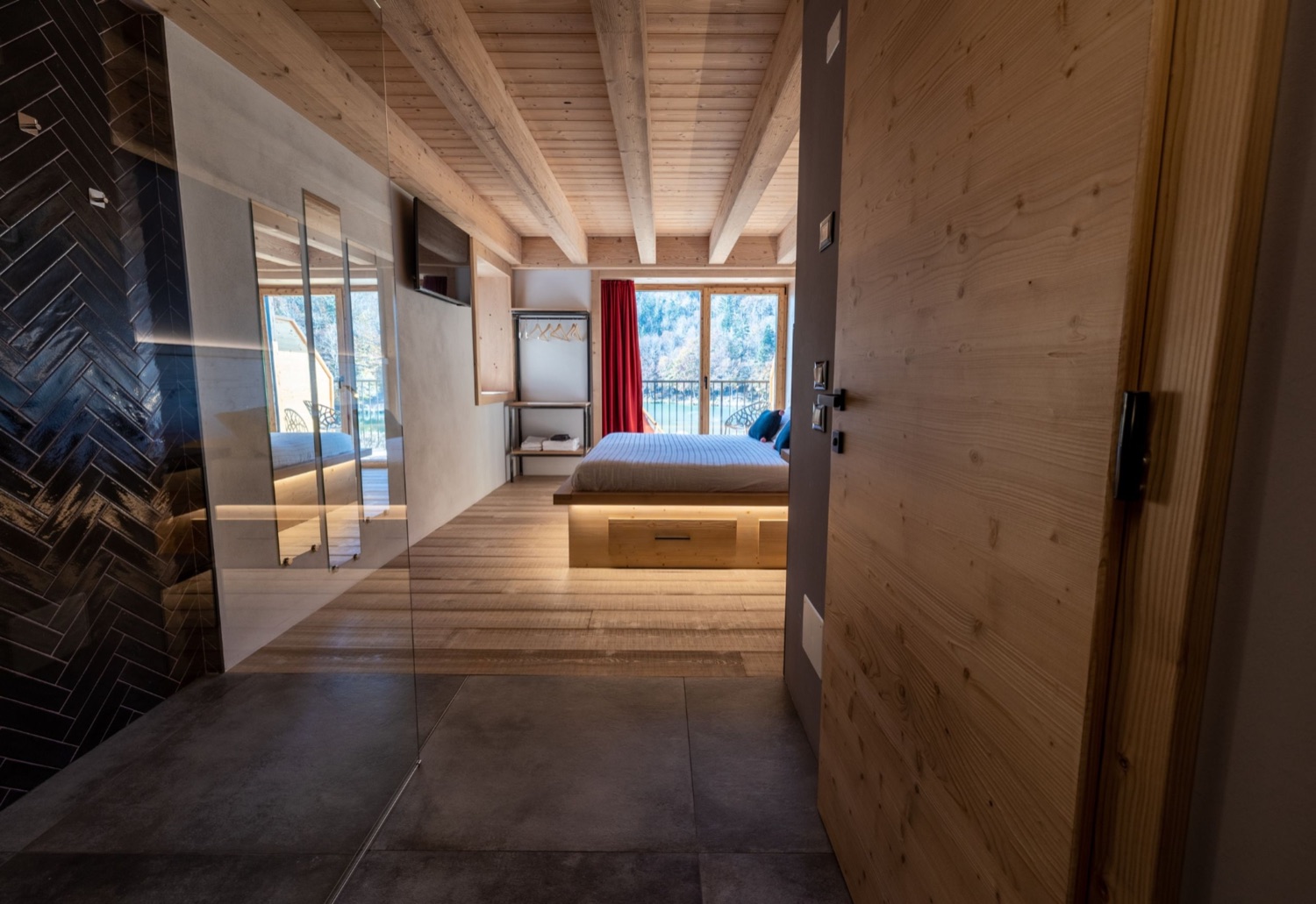 Apart Junior Suite «Pink», dettaglio di design — Bazzario · Lago di Lavarone