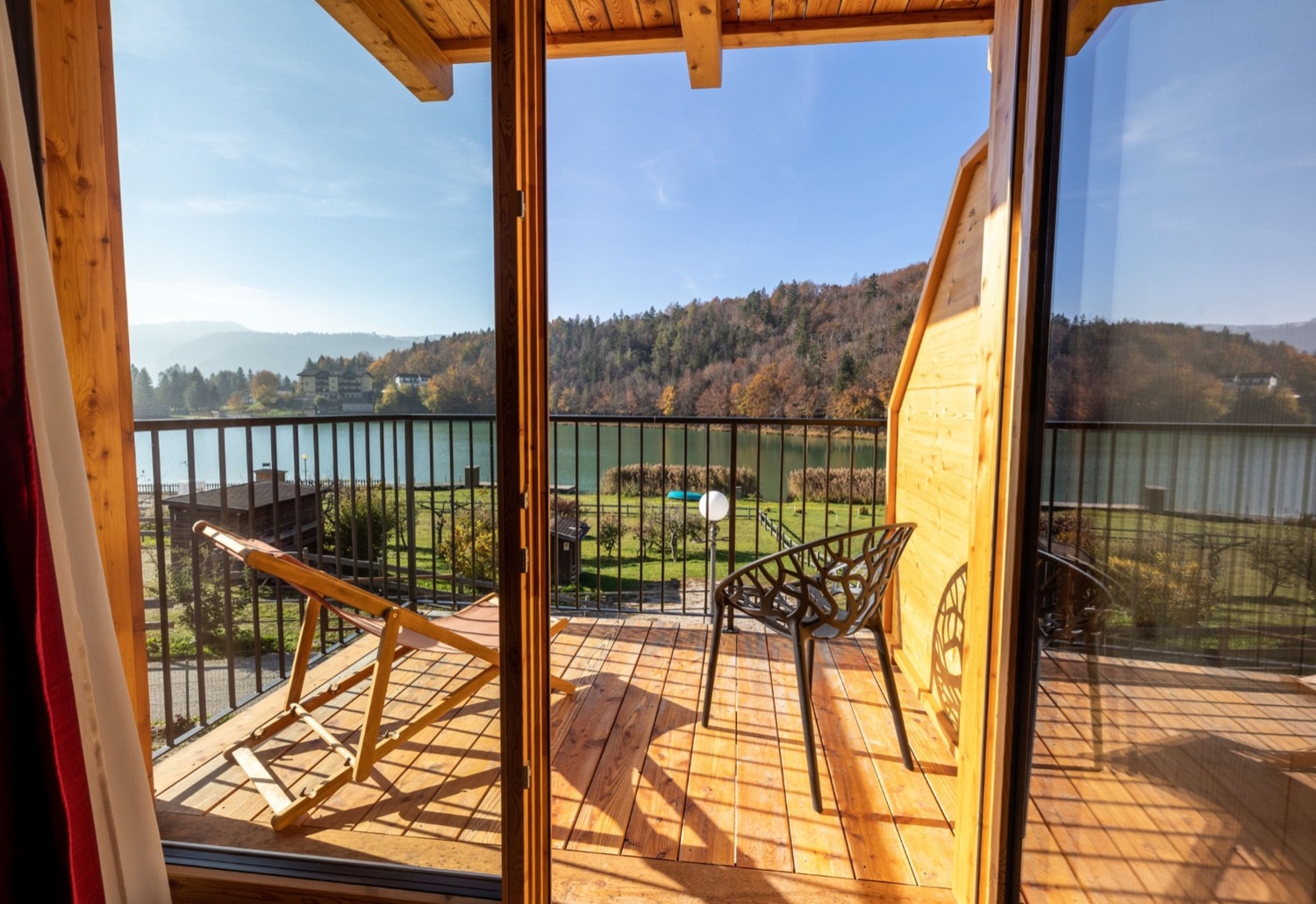 Apart Junior Suite «Pink», gli interni in legno — Bazzario · Lago di Lavarone