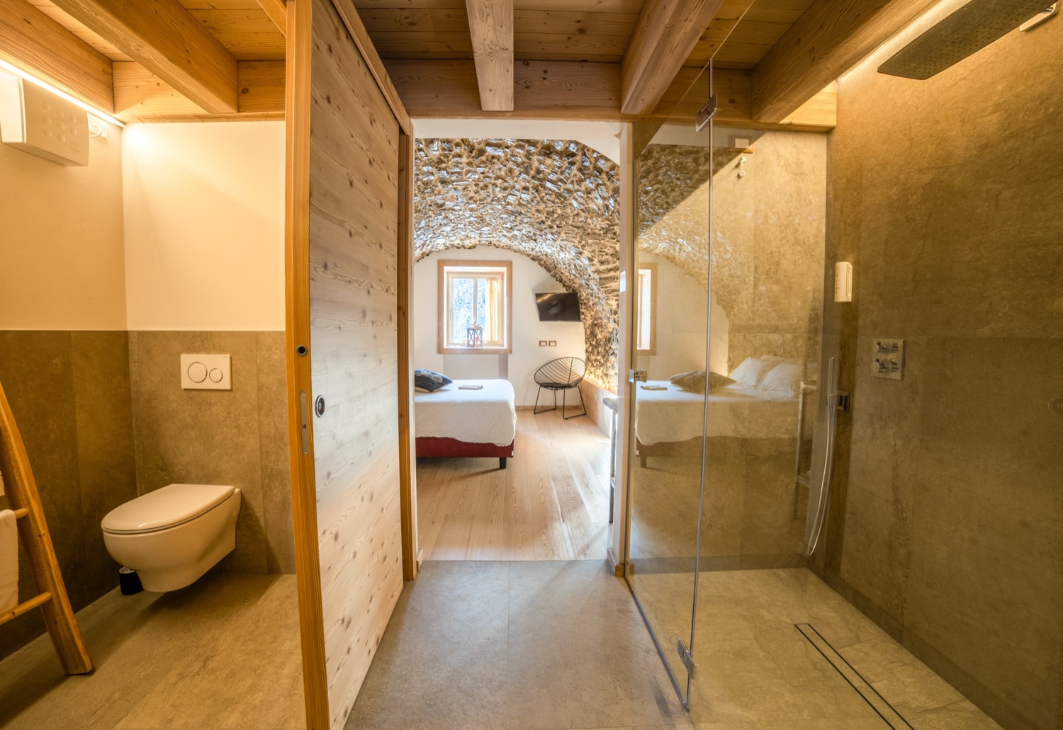 Apart Junior Suite «El Volt», gli interni in legno — Bazzario · Lago di Lavarone