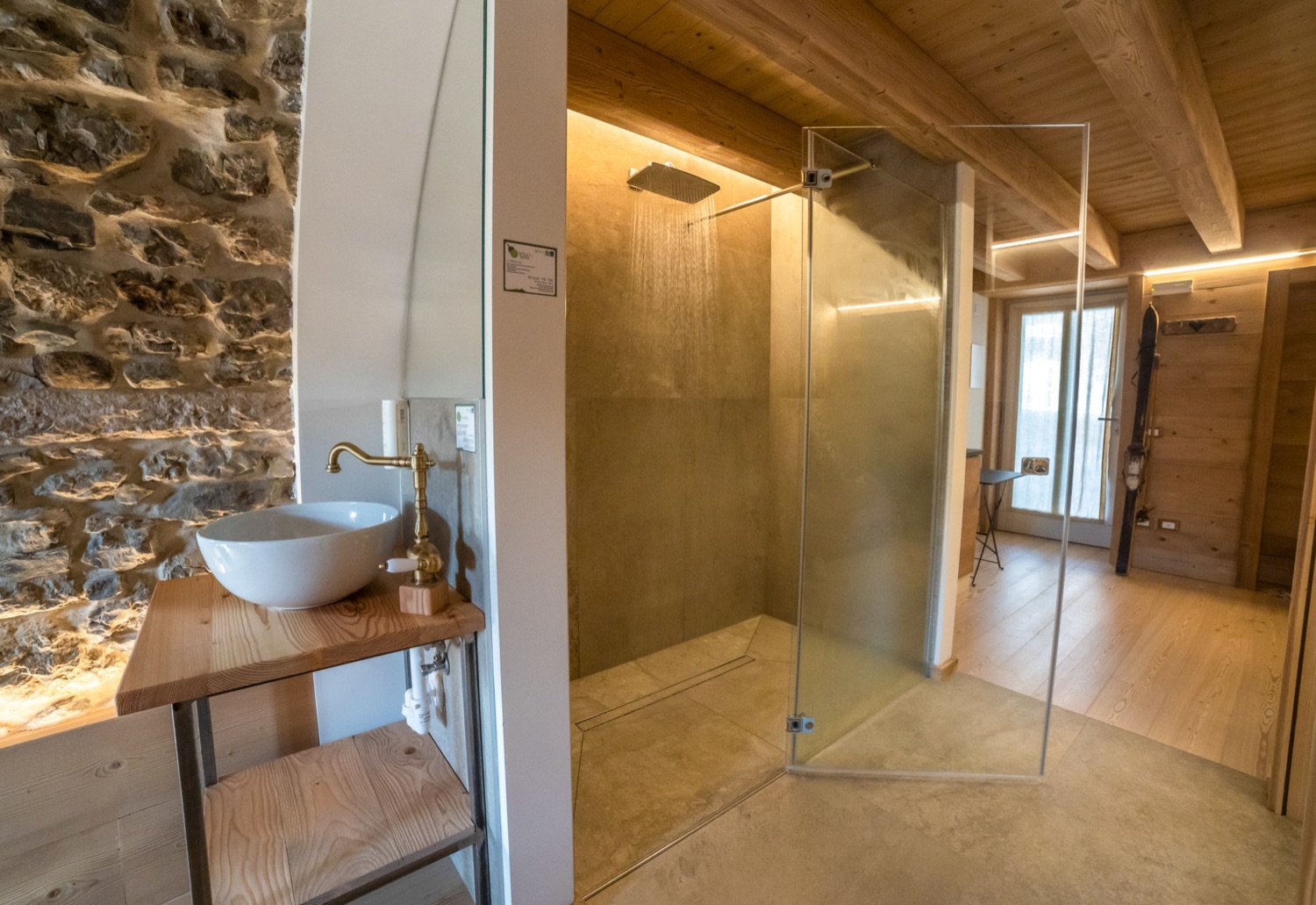 Apart Junior Suite «El Volt», vista lago dalla camera — Bazzario · Lago di Lavarone