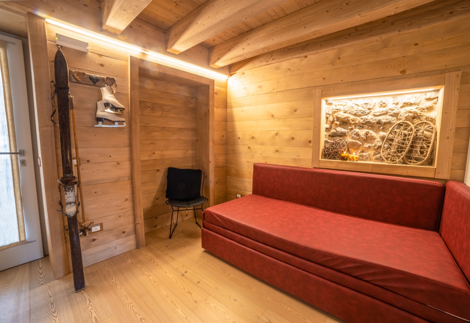 Apart Junior Suite «El Volt», gli interni in legno — Bazzario · Lago di Lavarone
