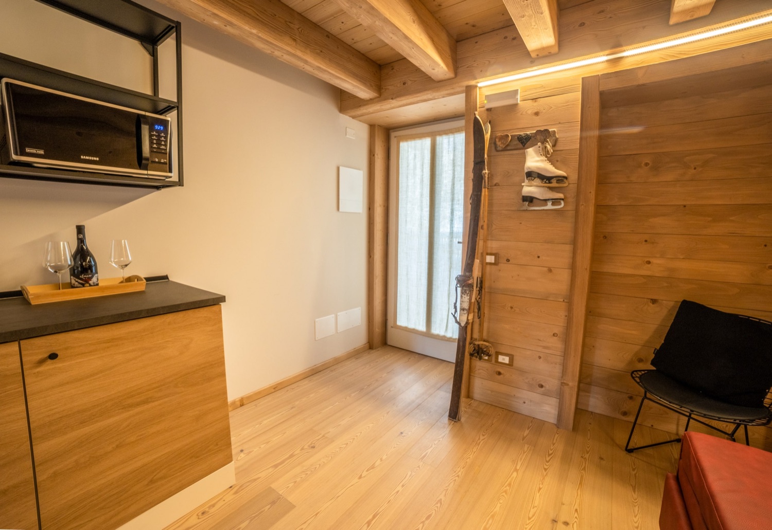 Apart Junior Suite «El Volt», luce del mattino — Bazzario · Lago di Lavarone